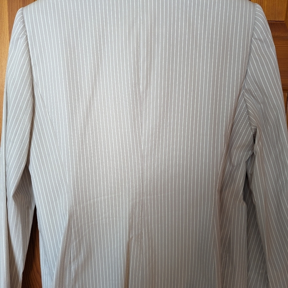 Tahari stripe suit jacket - Picture 2 of 3